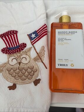 TRULY Mango Margs Renewing Body Wash - Orange